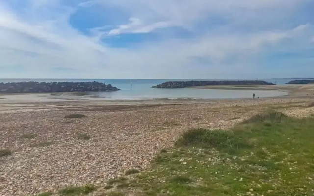 Remarkable Seaside Apartment - Sleeps 4