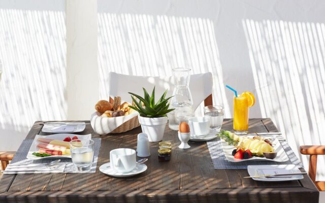 Hydra Beach Resort