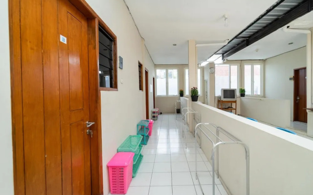 KoolKost Female Syariah near SMAK Kolese Santo Yusup