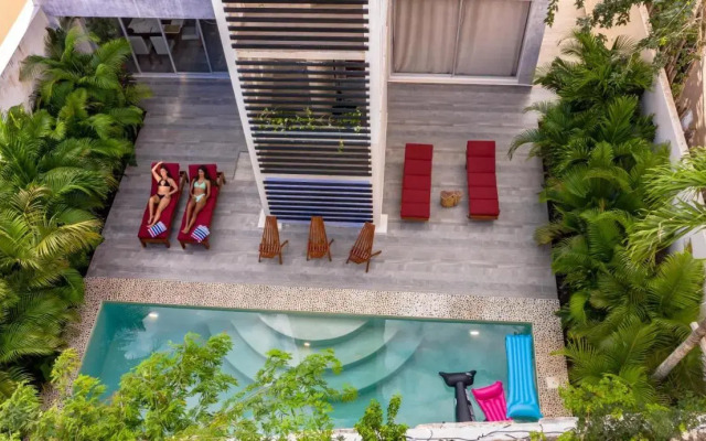 Dune Luxury Condos - Suite w Private Terrace