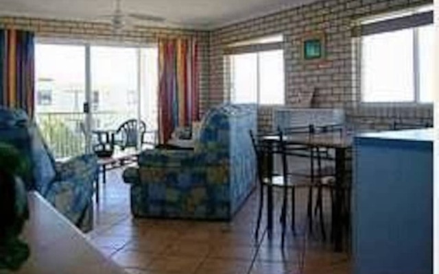 Whitecaps Holiday Apartments