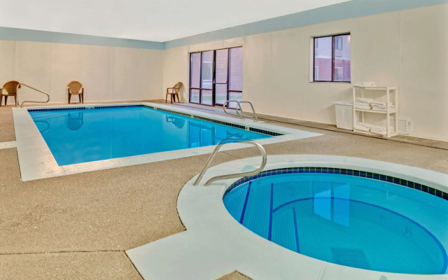 Super 8 by Wyndham Spokane/West