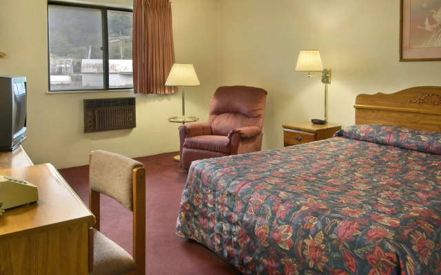 Super 8 By Wyndham Butler