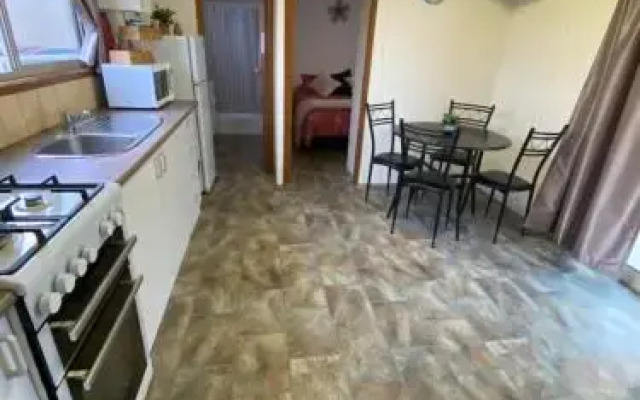 Rocks Retreat Cabin - Seal