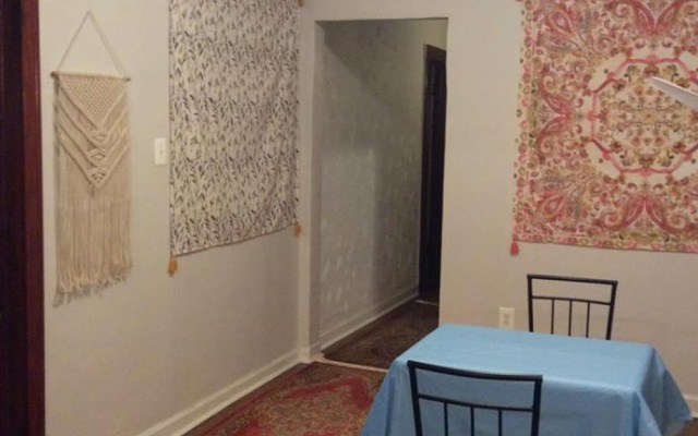 Belmont Hostel - O'Hare Blueline