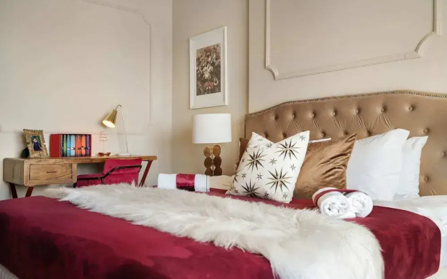 Holt - Gryffindor Tower