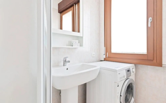 Santa Rita Roomy Apartment