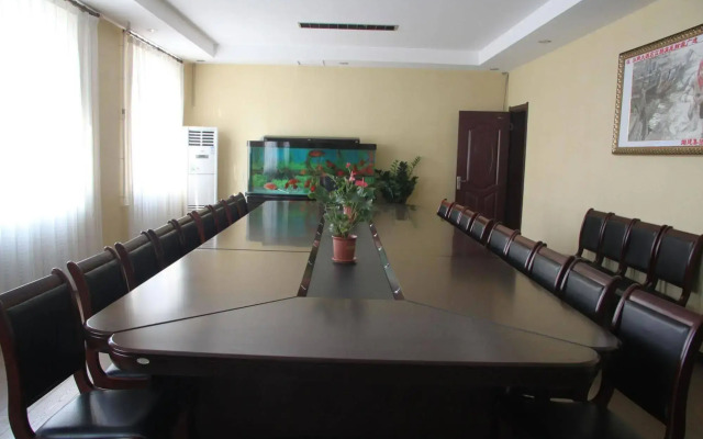 Yantai Hong Teng Hotel