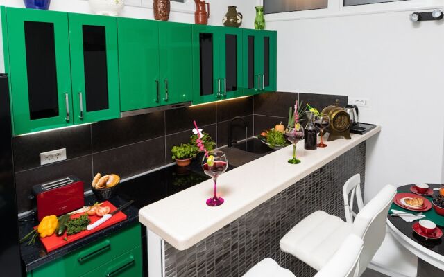 Apartment By the Way