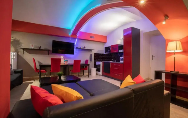 Party Underground with Pooltable