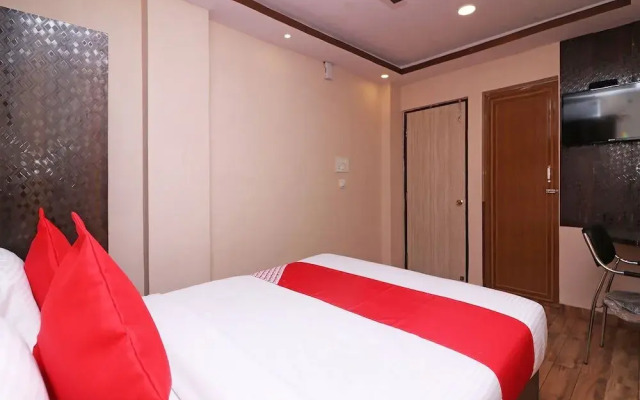 OYO 13579 Hotel Royal Crowne