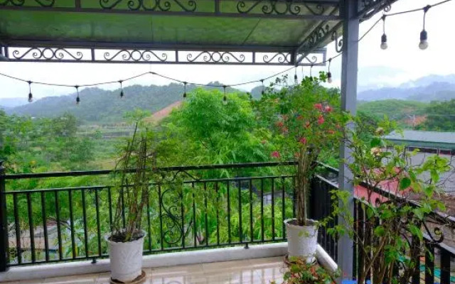 Ha Giang Hoppers Hostel and Tour