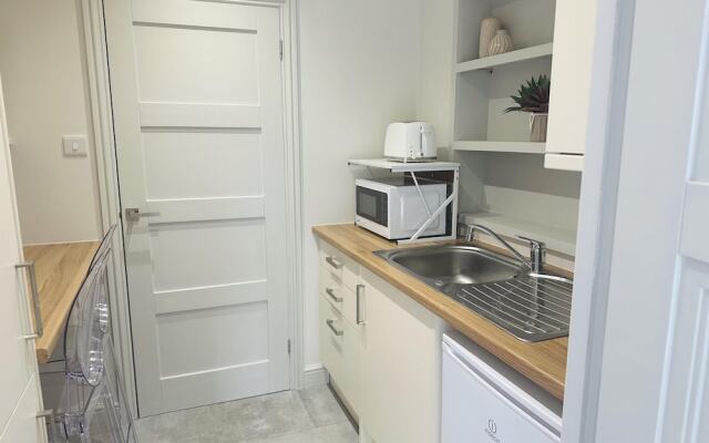 Beautiful 1-bed Studio in Bourne end