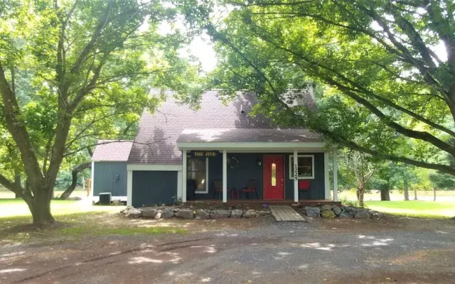 The Jive - Christophers_riverside_cabin