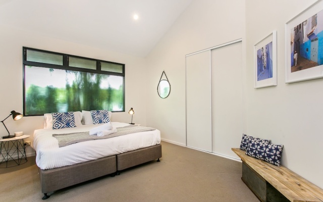 Buckets and Spades – Guest Rooms – Byron Bay