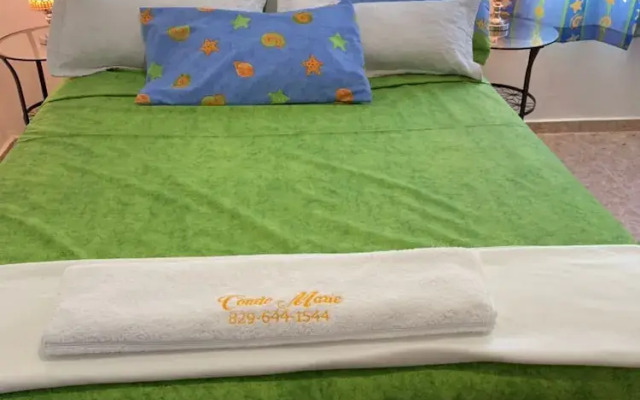 Stylish 2r-2b Apt Near the Beach and Main Street