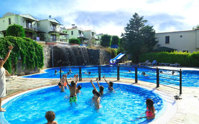Akay Garden Family Club