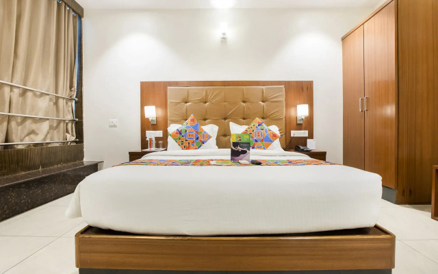 FabHotel Prime Le Western