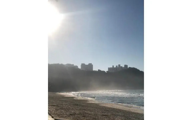 Pé na areia do Guarujá - Praia do Tombo (5-E)