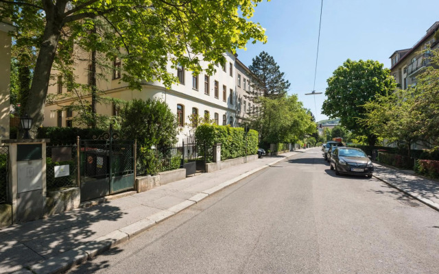 Garden Lounge Satzberg by ichbucheAT