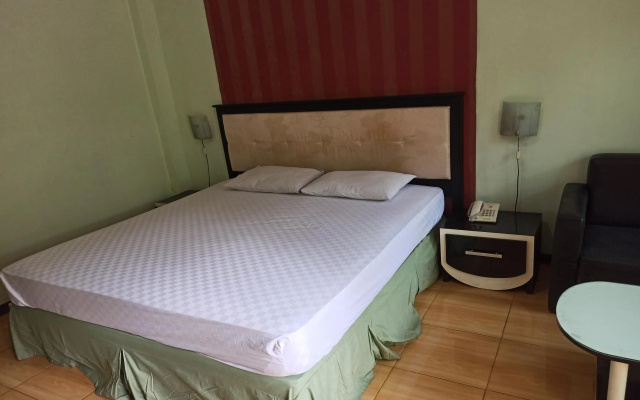 Hotel O Penginapan Al-asharNearWarung Acil Ubai – Guest Rooms – Lok Tamu