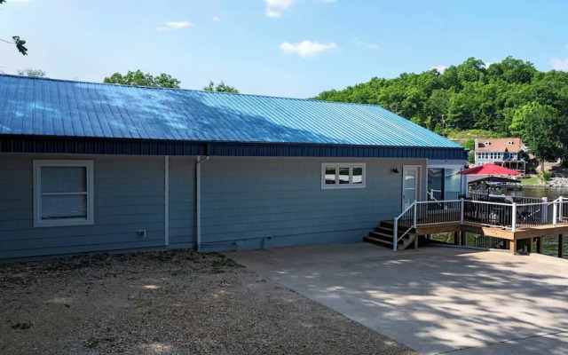 The Lake Shack Waterfront Life