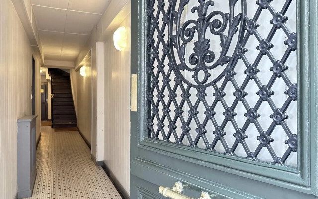 B 2067- Tour Eiffel - Appartement Cosy