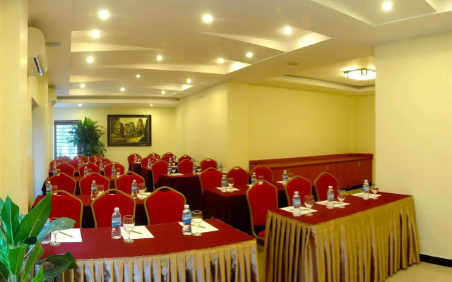 V N E Hotel