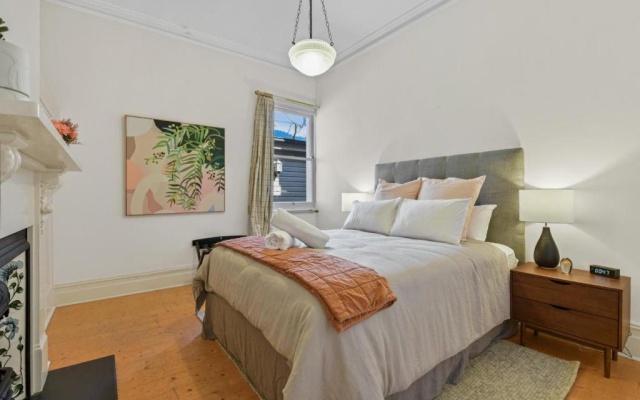 The Hermitage Truly Spectacular Sleeps 12 – Guest Rooms – Orange