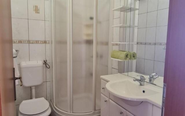 Dami - 100m from the sea - A3 Sea(2+1)