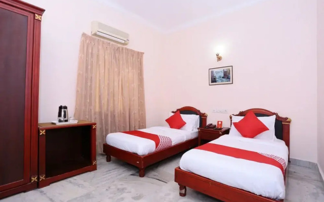 OYO 24157 Karthika Residency