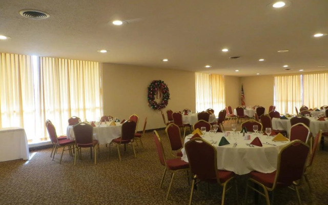 Echo Hotel & Conference Center