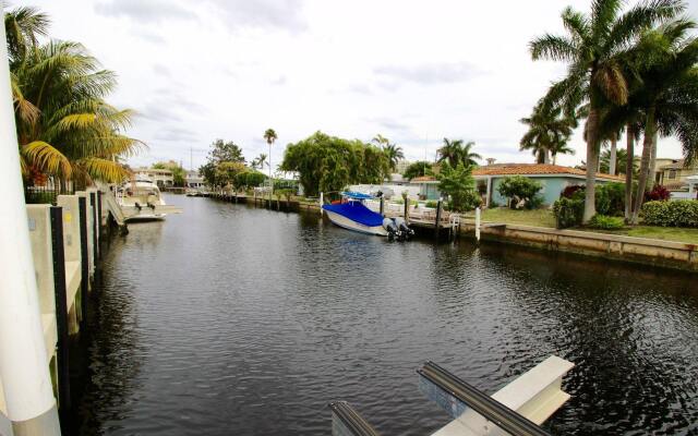 Palm Beach Canal Villas