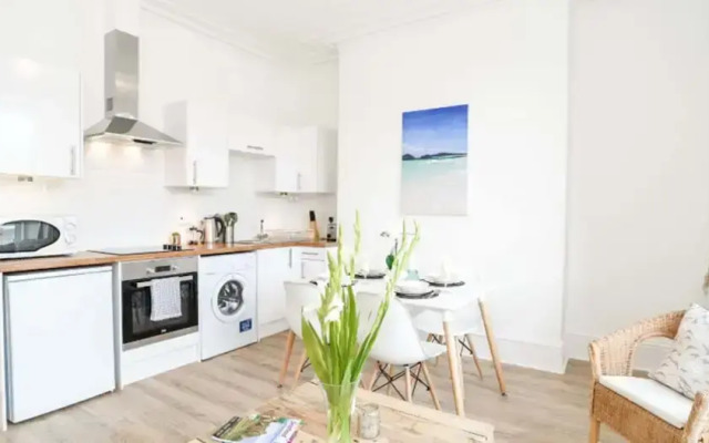 Modern Central Apartment