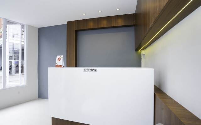 F7 Residence by OYO Rooms