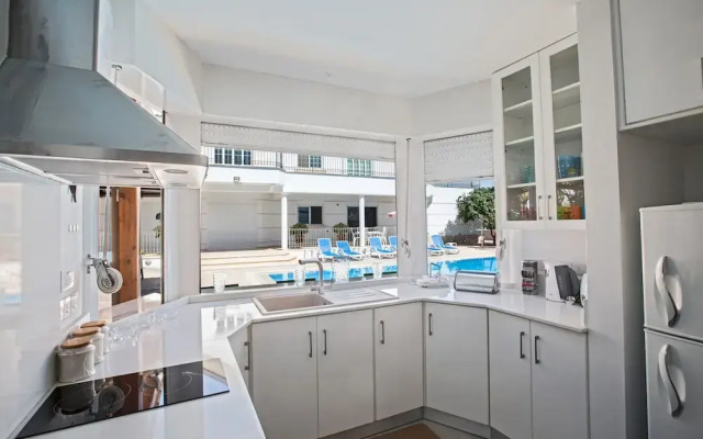 Papas Family Villa With Private Pool Wheelchair Accessible