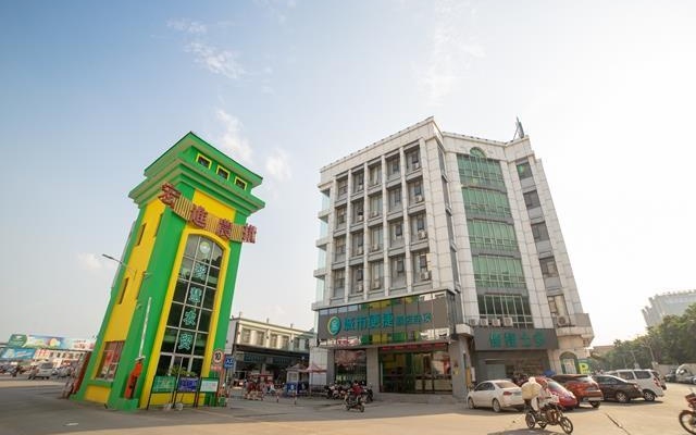 City Comfort Inn Yulin Hongjin Zhongding Park Holiday Branch – Exterior – Yulin