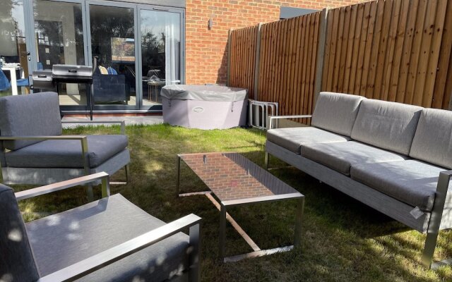 New Built House In Kent Sleeps 7