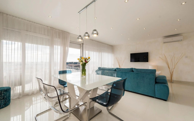 Urban Luxury Apartment