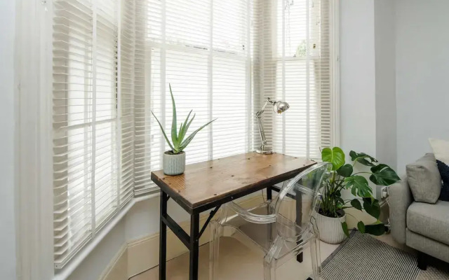Beautiful Designer Flat in Maida Vale, Sleeps 4