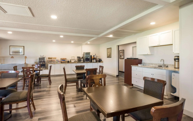 SureStay Hotel by Best Western Thomson