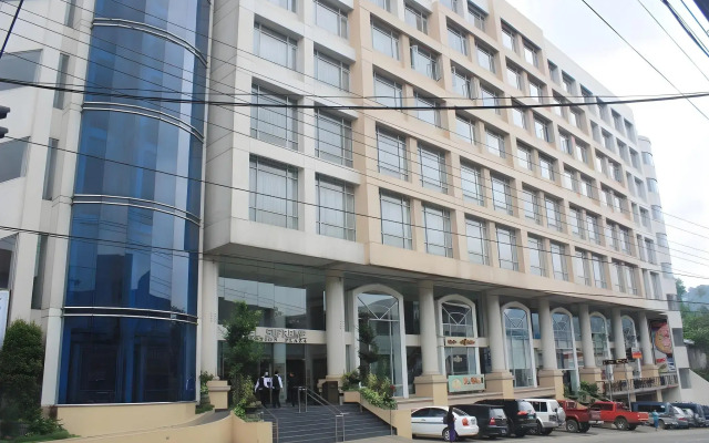 Hotel Supreme Convention Plaza