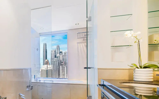 LUX The JW Marina Studio 2