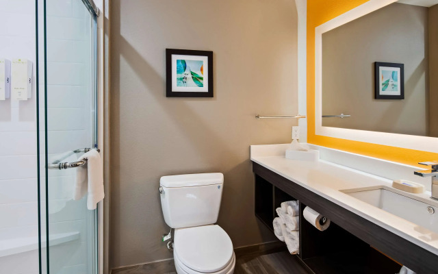 Best Western Plus Pasadena Inn and Suites