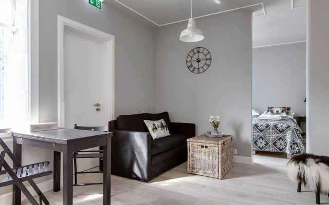 Thomsen Apartments