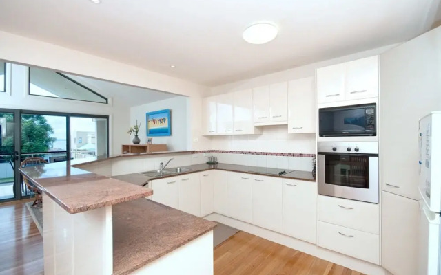 Sandy Point Road, 21A