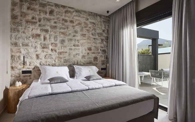Beachfront Luxurious Villa w Private Heated Pool