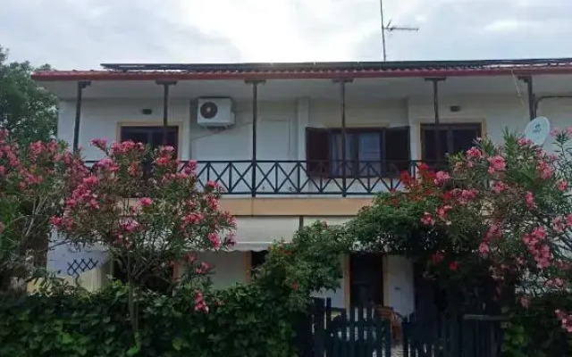 FAMILY'S HOUSE Near The Beach