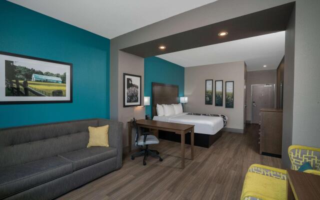 La Quinta Inn & Suites by Wyndham West Memphis