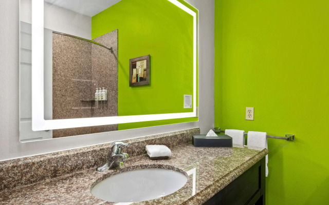 La Quinta Inn & Suites by Wyndham Raymondville